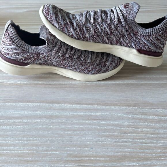 APL Athletic Propulsion Labs - Wave TechLoom Running Sneakers - Burgundy 6.5 - Picture 9 of 14